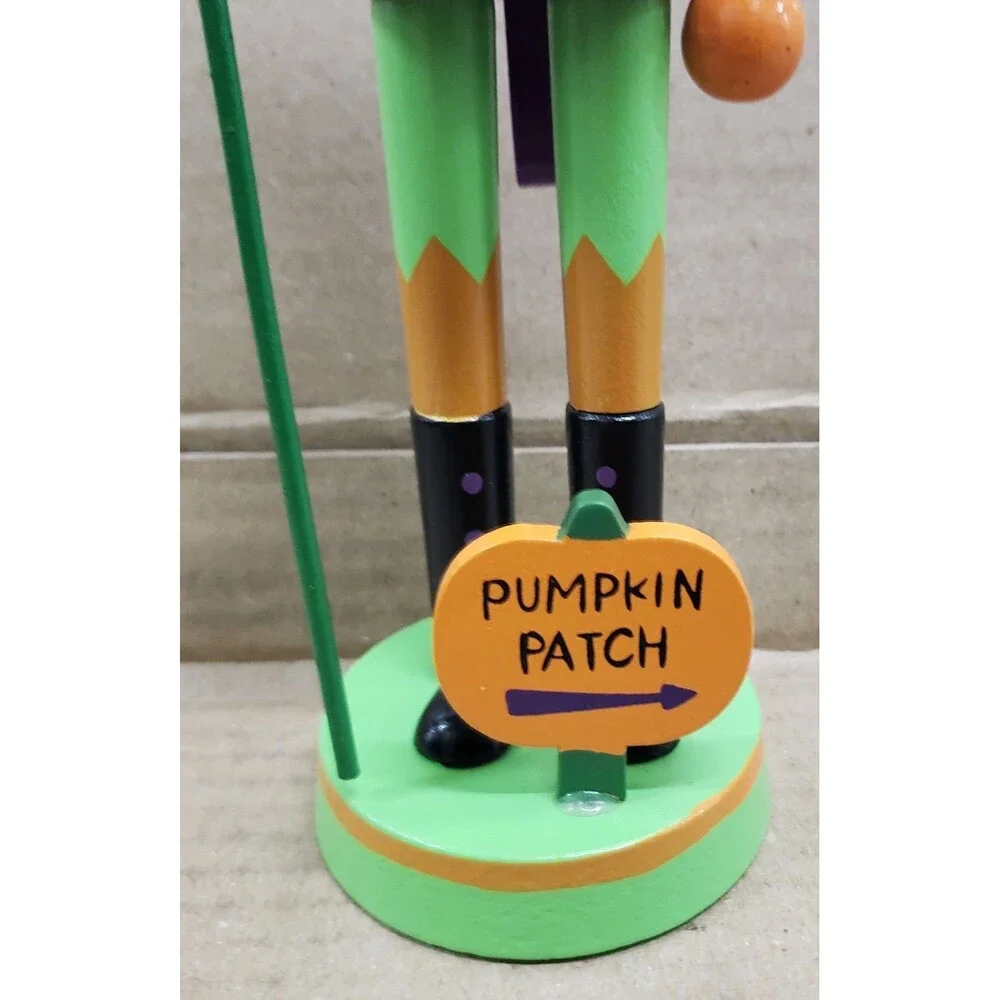 Wooden Nutcracker,9.5